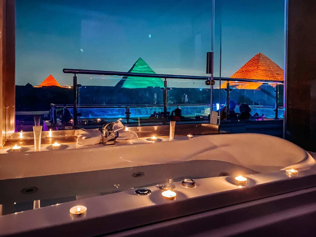 Delluxe King Suite with Jacuzzi
